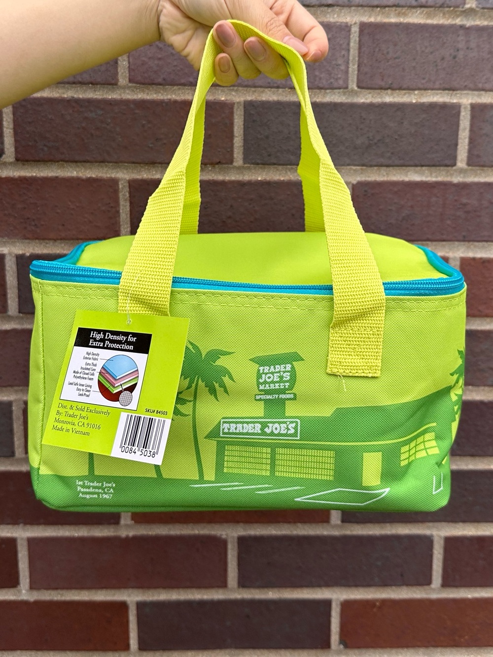 trader joe’s mini insulated tote lunch bag
2026 summer collection
